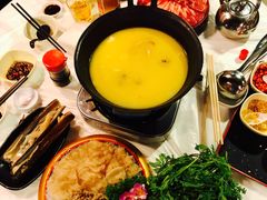 -鲜入围煮花胶鸡海鲜火锅