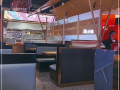 大堂-龙少爷碳火干锅(环球中心店)