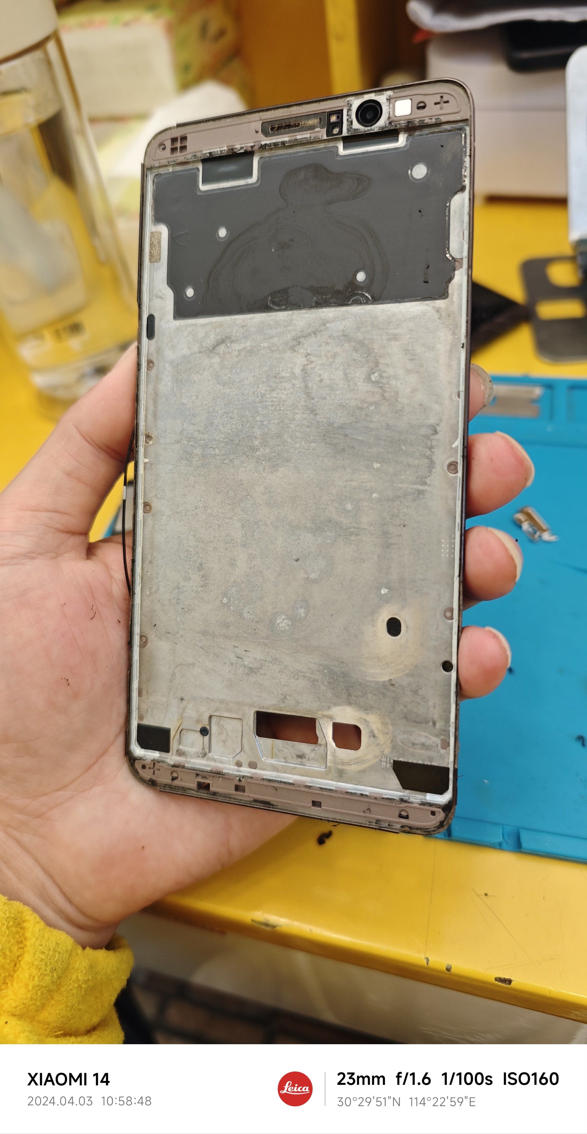 华为mate9屏幕摔坏了,换个屏幕,当备用机
#千米快修 #手机维修