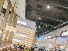-洪氏嗨捞·广东猪肚鸡·椰子鸡火锅(西咸万象城店)