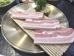 -臻牛烤肉