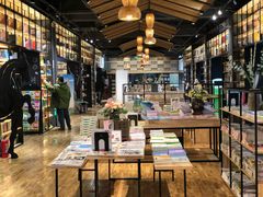 -新华书店(解放中路店)