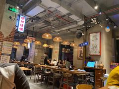 大堂-炉小二铜锅牛蛙•川湘菜(三里屯店)