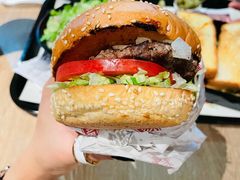-The Habit Burger Grill 哈比特汉堡(复兴soho店)