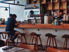 -ROAST coffee & eatery