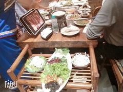 -老牌坊云南鱼豆花火锅(爱建店)