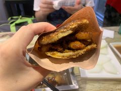 烧饼夹五花肉-老徐烧烤涮肚(交道口店)