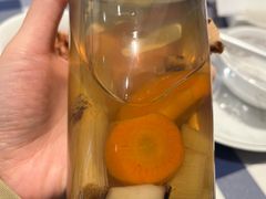 茅根竹蔗马蹄红萝卜水-小粤楼·怀旧粤菜(万辉国际广场店)