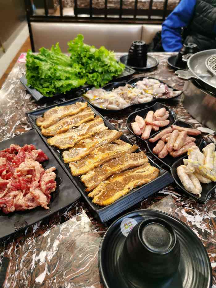 啊美丽炭火烤肉店(鸿凯店)-"每隔一段时间就会想吃烤肉,然后就又来啊