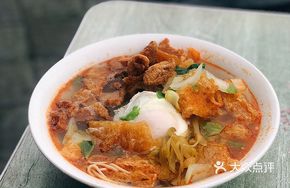 Pig Skin and Fried Pork Rind Noodles