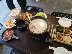 -牛牛和牛海鲜粥底火锅(长虹国际城店)