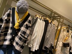 -URBAN REVIVO(济南领秀城贵和购物中心店)