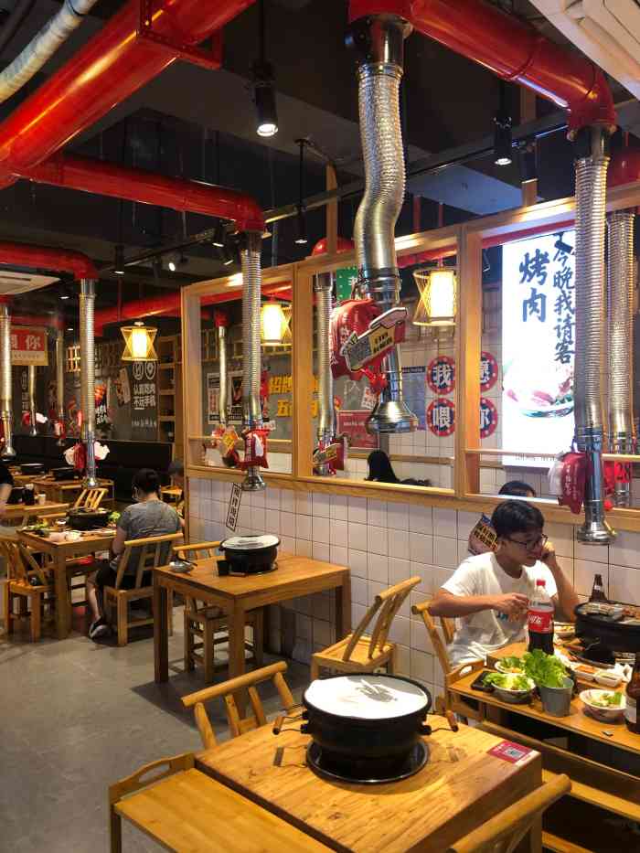 小放肆烤肉(西大店)-"周六晚上8点钟到的 还排了半个钟的队 火.