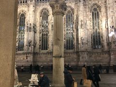 -文艺复兴百货(米兰大教堂广场店)