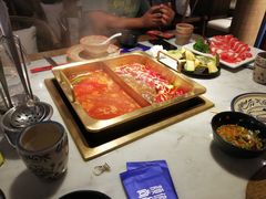 -尚尚仙·酸汤猪手·猪肚鸡火锅(华联万柳购物中心店)