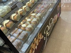 -红宝石·鲜奶小方·海派西点房(莘庄龙之梦店)