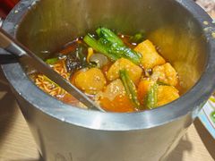 老式麻辣烫-街角等你.大连海鲜烧烤.经典铁板海鲜串(西安路店)