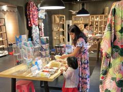 -三亚火车头万人海鲜广场