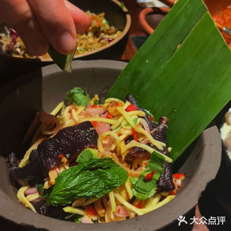 不论是几刷都有被惊艳到,真的好爱吃野果!