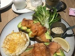 藜麦烟熏鸡肉牛油果沙拉-Maxpoint Kitchen 西餐咖啡(乐峰广场店)