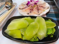 -鲜入围煮花胶鸡海鲜火锅
