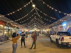 -席娜卡琳火车铁道夜市