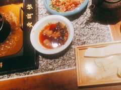-老牌坊云南鱼豆花火锅(哈西万达店)