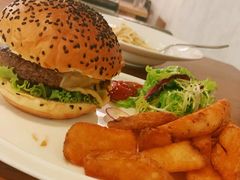 招牌牛肉汉堡-UPPER KITCHEN(延安路店)