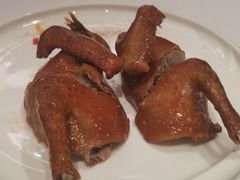 玻璃皮润烧乳鸽皇-北京厨房(SKP店)