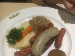 -LENBACH兰巴赫西餐啤酒坊(大连东港店)