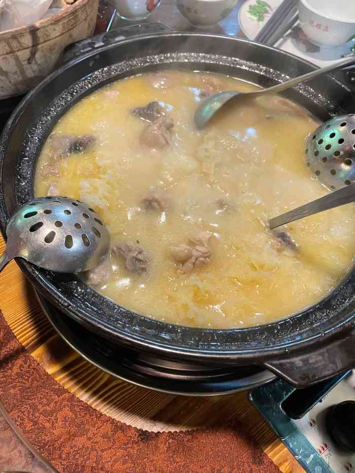 悦榕庄顺德菜(芳村总店)-"味道还可以,份量少了,服务太度一般.