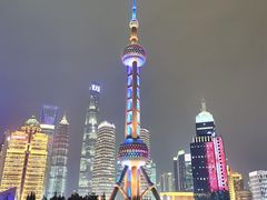 -黄浦江游览十六铺3号码头网红自助餐