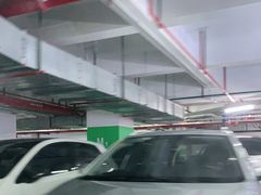 -龙湖虹桥天街-停车场