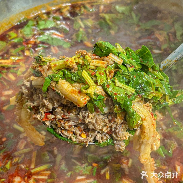 这个渣渣牛肉火锅真的是下饭神器！