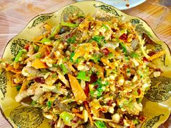 舂鸡爪-曼听小寨岩香宰傣家美食城(勐海路店)