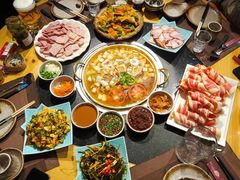 -顶顶汤火牛排火锅·经典铜锅涮肉