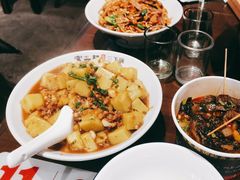 -富正毅三下锅·湘西韵味(天门山索道店)