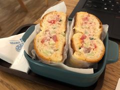 吞拿鱼贝果三明治-Oasis coffee燕谷咖啡(公信店)