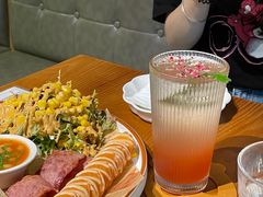 白桃接骨木花苏打-Rosemary·纽西兰简餐(江南西店)