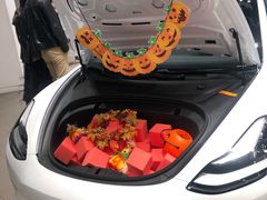 -TESLA 特斯拉(上海太古汇体验店)