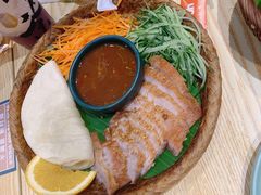 炭烧猪颈肉卷卷拼盘-迷你椰·泰式大排档(虹口店)