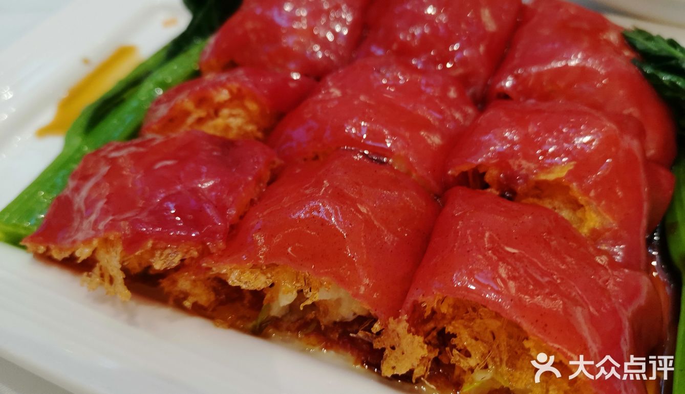 周日去的时候还要拿号等位，比较旺场