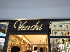 门面-VENCHI 闻绮(上海佛罗伦萨小镇店)