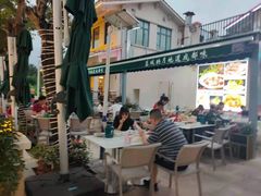 -亚龙湾亚泰商业街