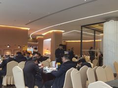 -凤冠假日酒店自助餐