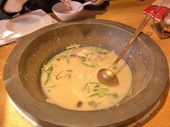 -咕嘟草帽鱼·牛奶一样的鲜鱼汤(天鹅湖万达广场店)
