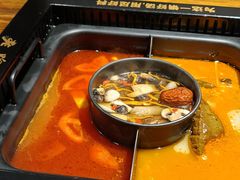 -老牌坊云南鱼豆花火锅(爱建店)