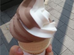 双色甜筒-麦当劳(豫园店)