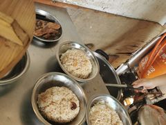-梁阿婆廿年老牌扣肉糯米饭