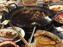 -赞花婆鲜兔辣卤火锅